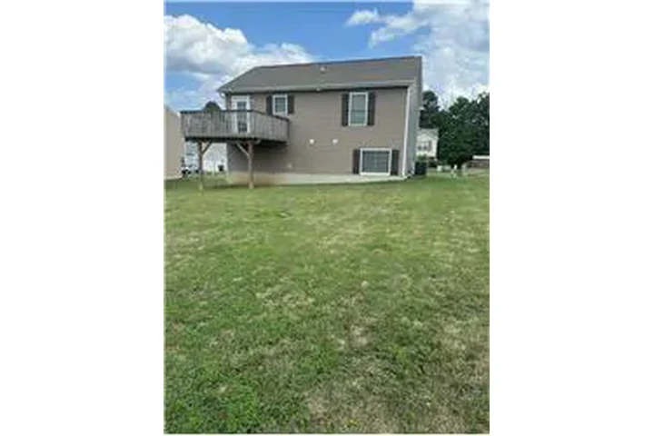 $1695 : Rental property with 3 bedro image 3