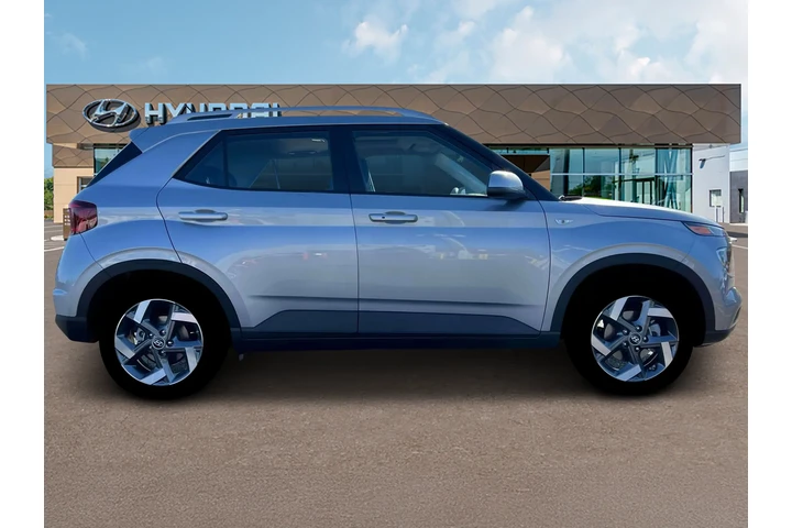 $19489 : Hyundai VENUE 2025 SEL 4dr C image 9