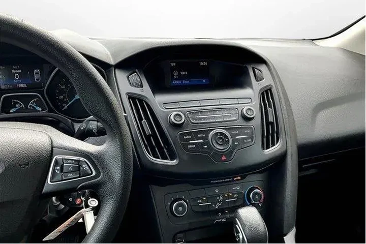 $14491 : Ford Focus 2018 SE 4dr Sedan image 6