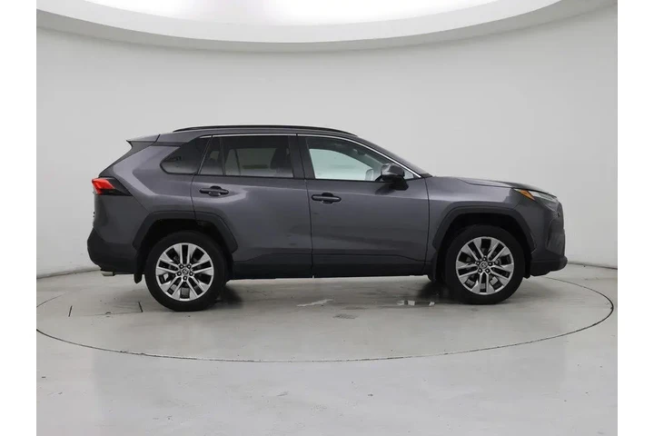 $31998 : Toyota RAV4 2022 AWD XLE Pre image 7