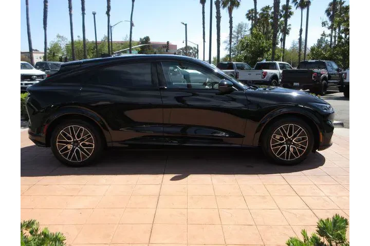 $32999 : Ford Mustang Mach-E 2024 Pre image 5