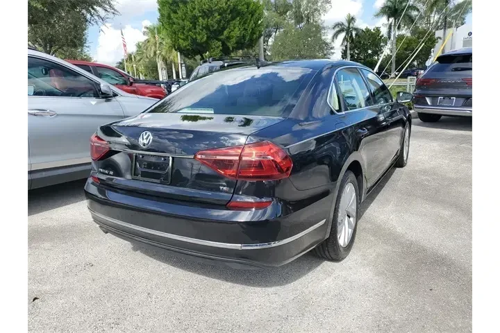 $8990 : Volkswagen Passat 2018 2.0T image 6