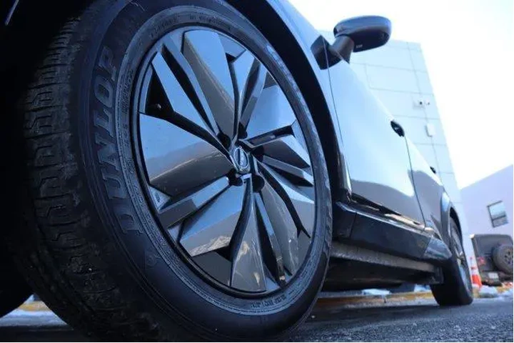 $24302 : Nissan Ariya 2025 AWD Engage image 9