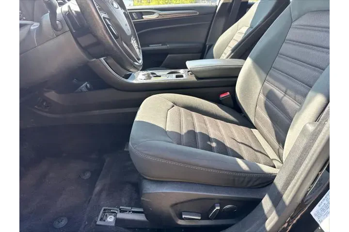 $12120 : Ford Fusion 2017 AWD SE 4dr image 9