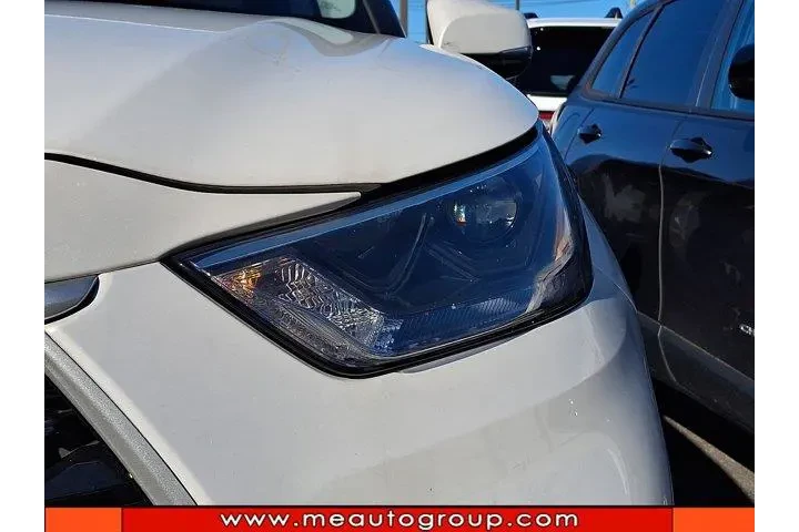 $35155 : Toyota Highlander 2023 XLE 4 image 4