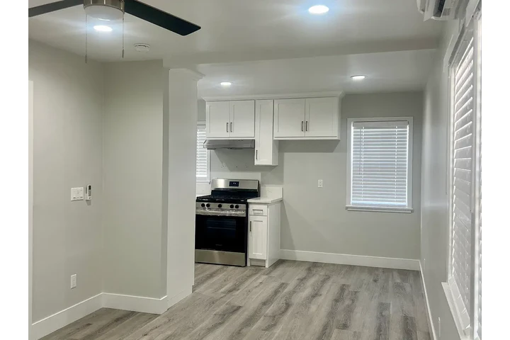 $1000 : Serene Environment To Enjoy !! image 1