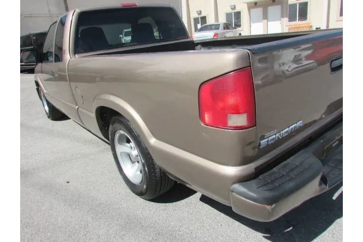 $7900 : 2003 GMC Sonoma SL image 5