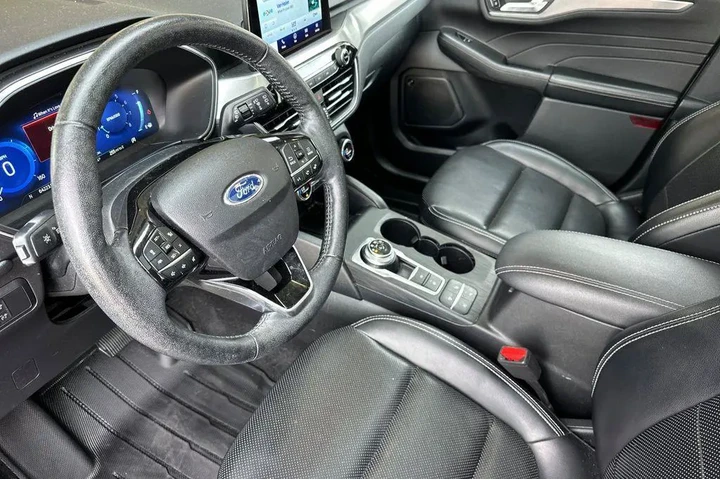 $18250 : Ford Escape 2021 AWD Titaniu image 4