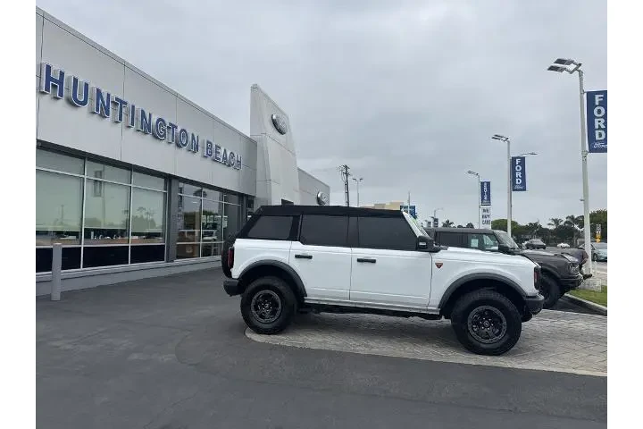 $39990 : Ford Bronco 2021 4x4 Badland image 3