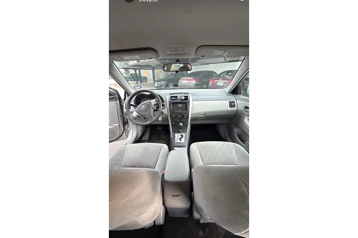 $4500 : Toyota corola v4 image 4
