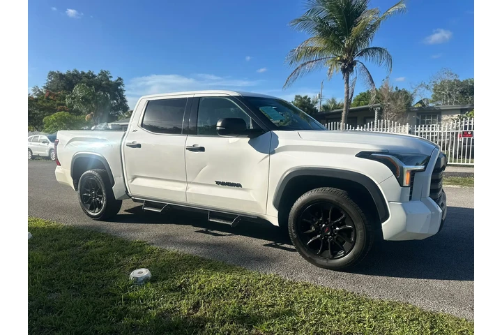 $3000 : *2023 TOYOTA TUNDRA CREWMAX* image 2