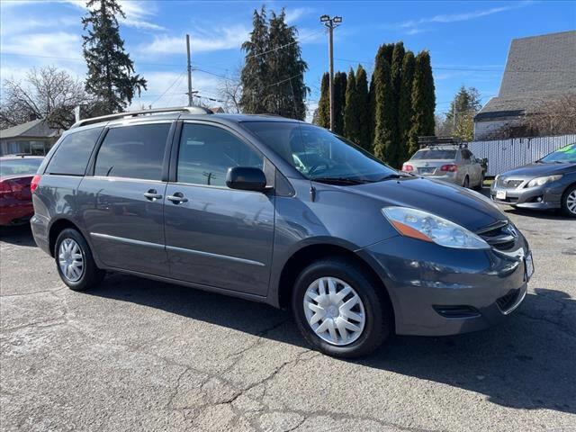 $4995 : 2007 Sienna LE 8-Passenger image 4