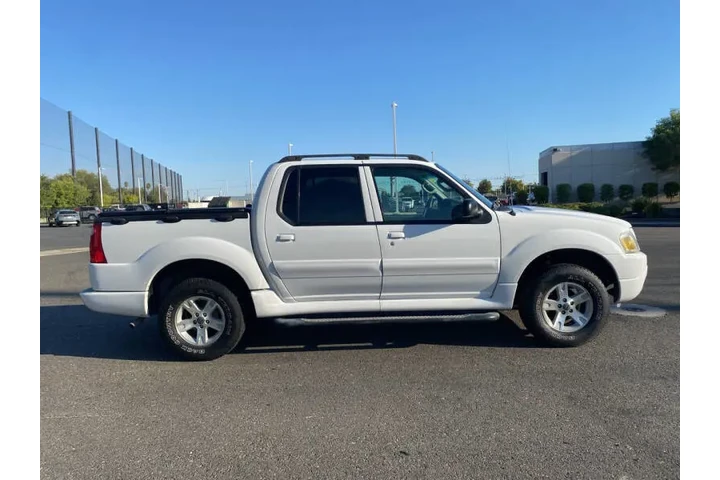 $10750 : 2005 Explorer Sport Trac XLT image 9