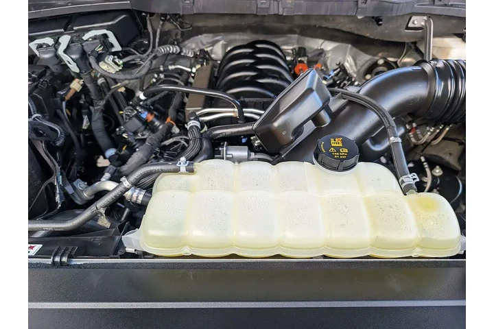 $33665 : Ford F-150 2023 4x2 XLT 4dr image 4