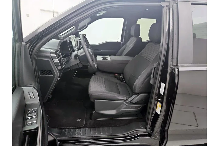 $31998 : Ford F-150 2023 4x4 XL 4dr S image 3