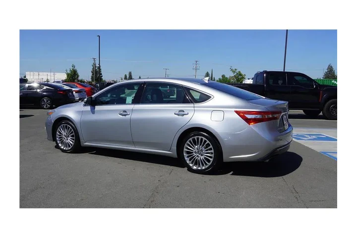 $17984 : 2017 Avalon Limited Sedan 4D image 8