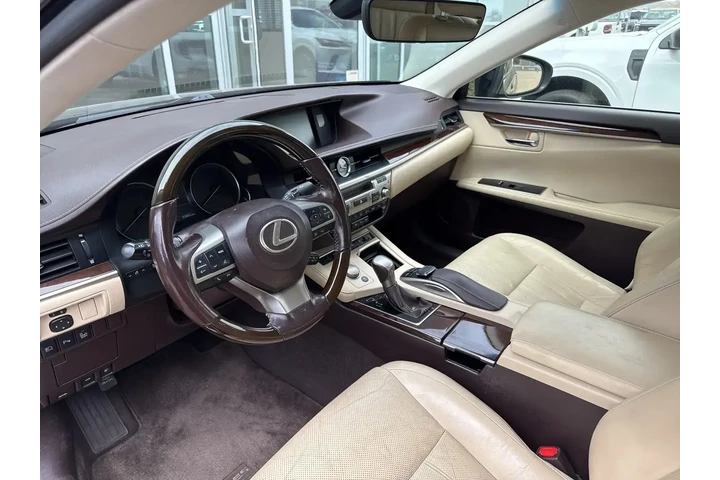 $17950 : Lexus ES 350 2016 4dr Sedan image 6