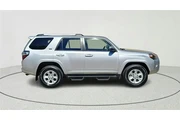 $32079 : Toyota 4Runner 2023 4x2 SR5 thumbnail