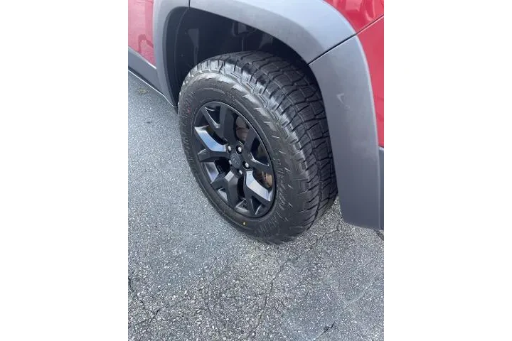 $13840 : Jeep Cherokee 2016 4x4 Trail image 9