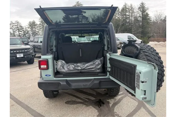 $31995 : Jeep Wrangler 2023 4x4 Sport image 7