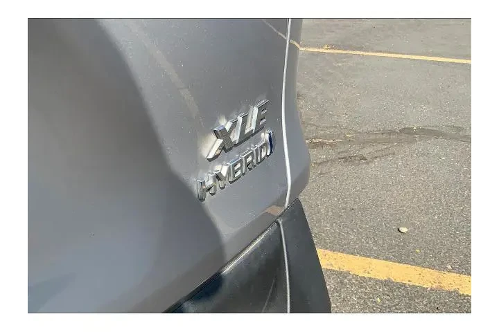 $31995 : Toyota RAV4 Hybrid 2023 AWD image 8