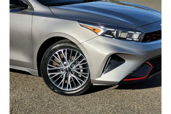 $17348 : Kia Forte 2023 GT-Line 4dr S image 6