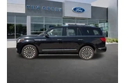 $34900 : Lincoln Navigator 2019 4x4 R thumbnail