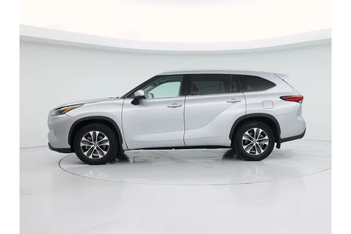 $26998 : Toyota Highlander 2021 XLE 4 image 3