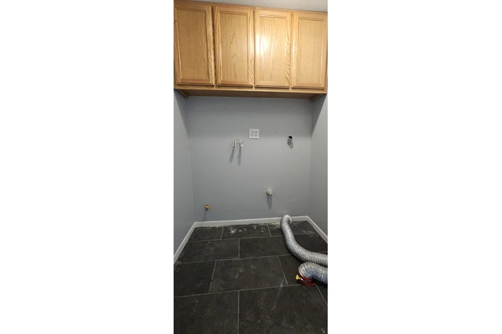 $3395 : 4 bedroom 2 banos se aquilar image 4