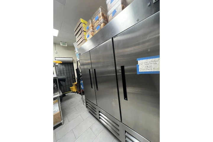 Restaurant deep cleaning servc image 4