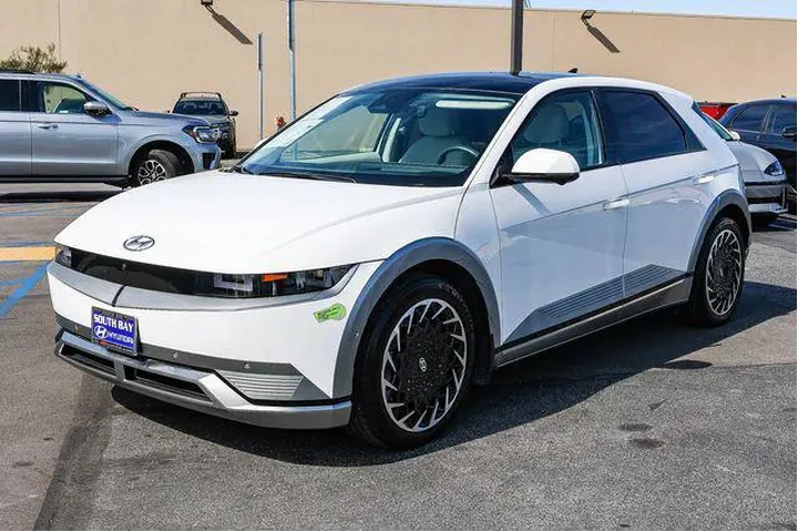 $28998 : Hyundai IONIQ 5 2023 AWD Lim image 3