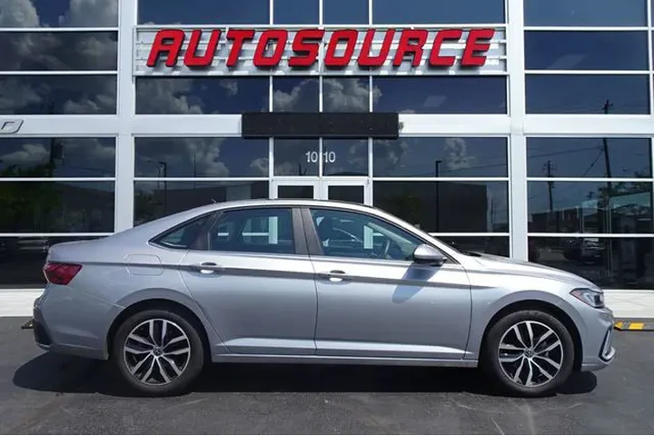 $22999 : 2025 Jetta image 1