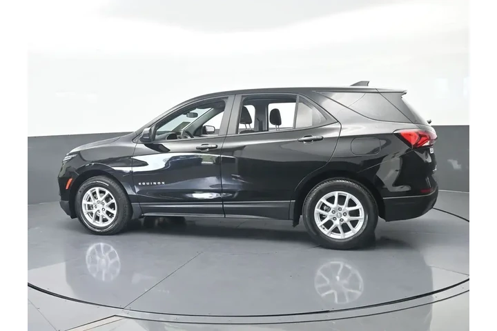 $20991 : Chevrolet Equinox 2024 LS 4d image 3