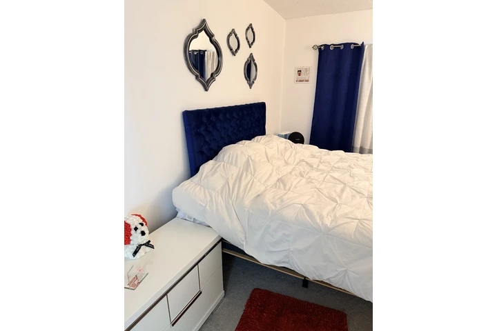 $1200 : Se renta una gran Habitación image 3