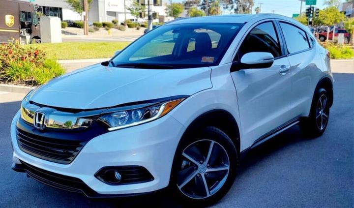 $16950 : 2022 HR-V EX image 2