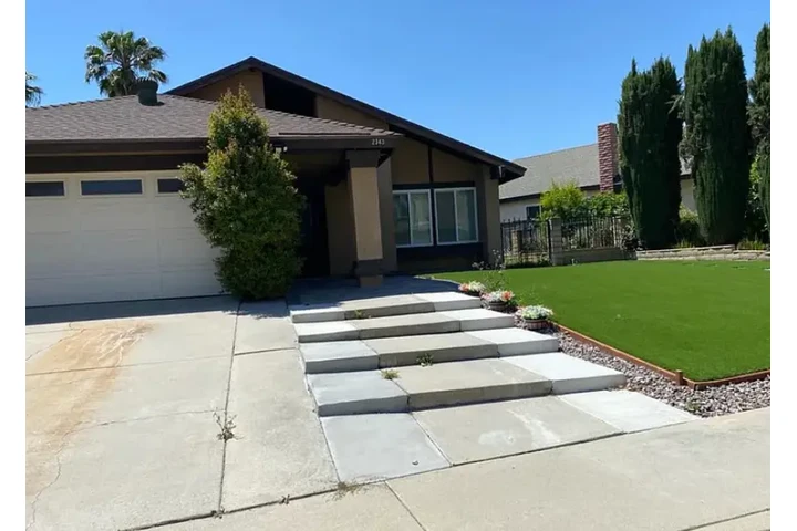 $2400 : Casa De renta🏠 West Covina image 1