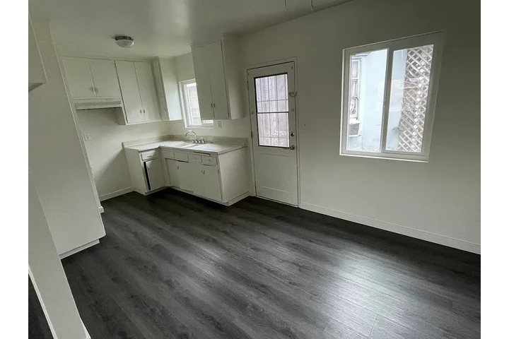 $1200 : Downey Renta Listo image 5