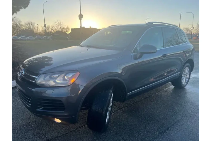 $11997 : 2014 Touareg V6 Sport image 4