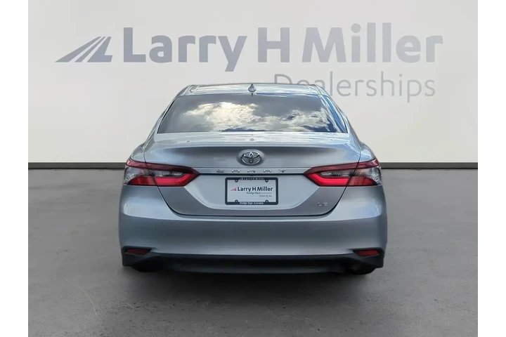 Toyota Camry 2022 LE 4dr Sed image 4