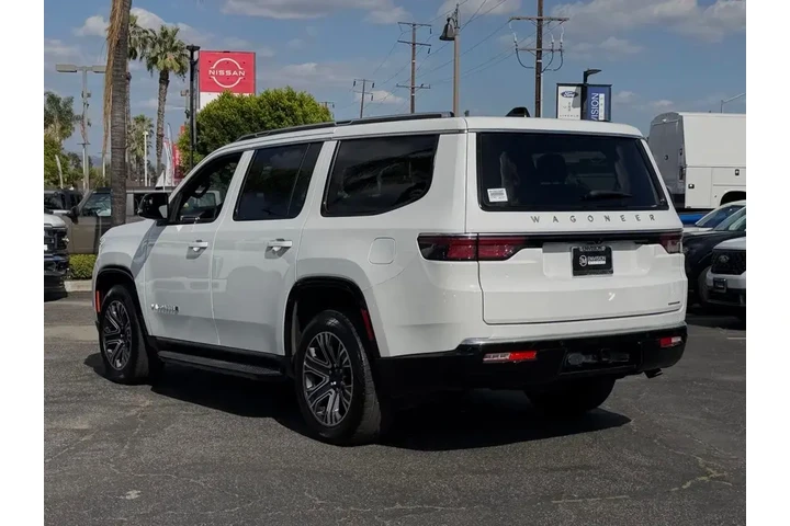 $38995 : Jeep Wagoneer 2024 4x2 Serie image 6