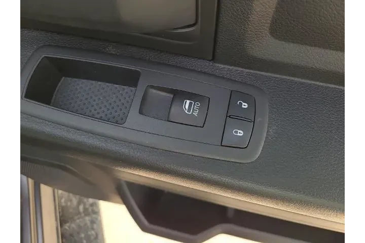 $19277 : Ram 1500 Classic 2020 4x2 Tr image 9