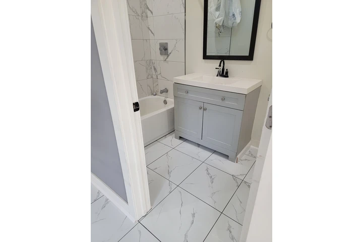 $1650 : RENTO ESTUDIO - PARTE DE ATRAS image 2