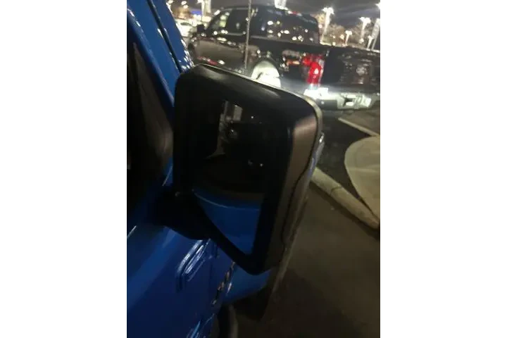 $29995 : Jeep Gladiator 2021 4x4 Spor image 8