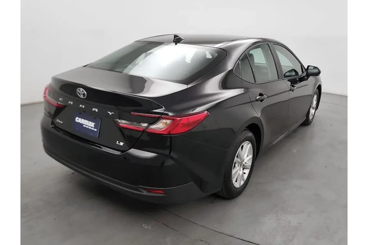 $28998 : Toyota Camry 2025 LE 4dr Sed image 5