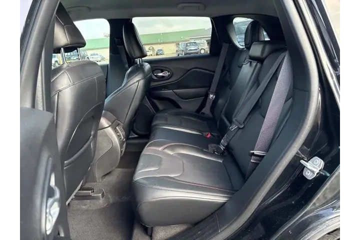 $18948 : Jeep Cherokee 2019 4x4 Trail image 5