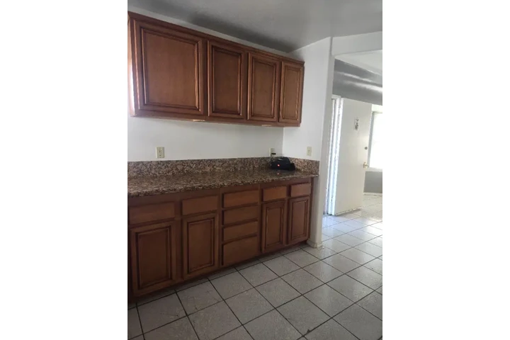 $2300 : Casa de 2 habitaciones image 2