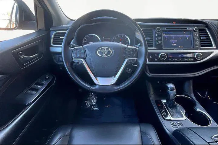 $24328 : Toyota Highlander 2019 XLE 4 image 7