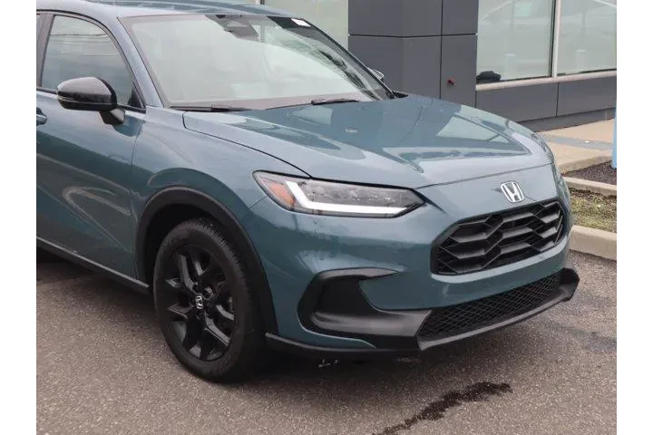 $22245 : Honda HR-V 2023 AWD Sport 4d image 4