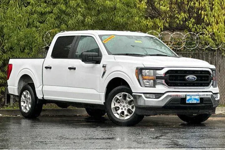 $29897 : Ford F-150 2023 4x2 XL 4dr S image 2