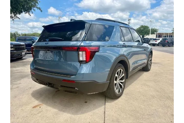 $39673 : Ford Explorer 2025 ST-Line 4 image 3
